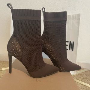 Steve Madden Majesty Bootie Brown
